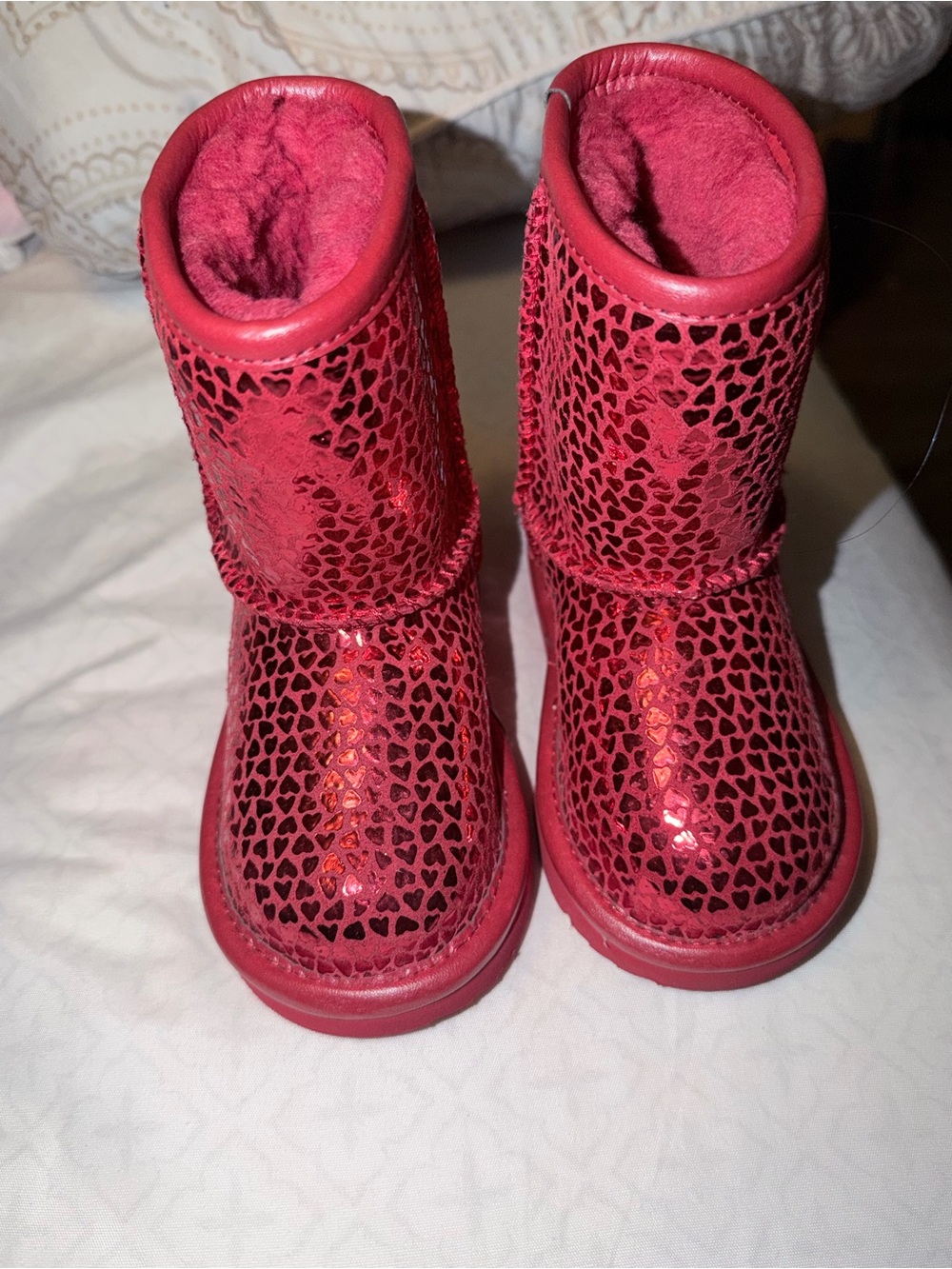 UGG Kids Red Heart-Patterned Cozy Boots
